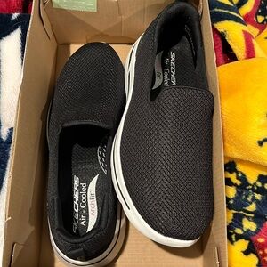 Sketchers Go Walk 7.5 Wide Black